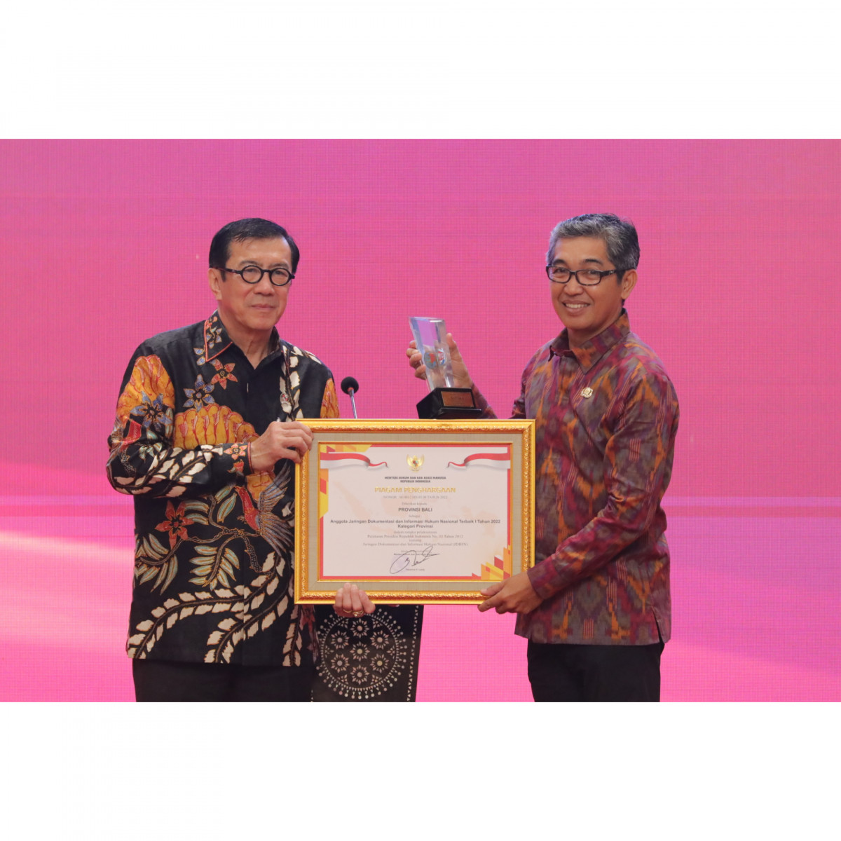 Pemberian Penghargaan Bagi Anggota Jaringan Dokumentasi dan Informasi Hukum JDIHN AWARDS Tahun 2022