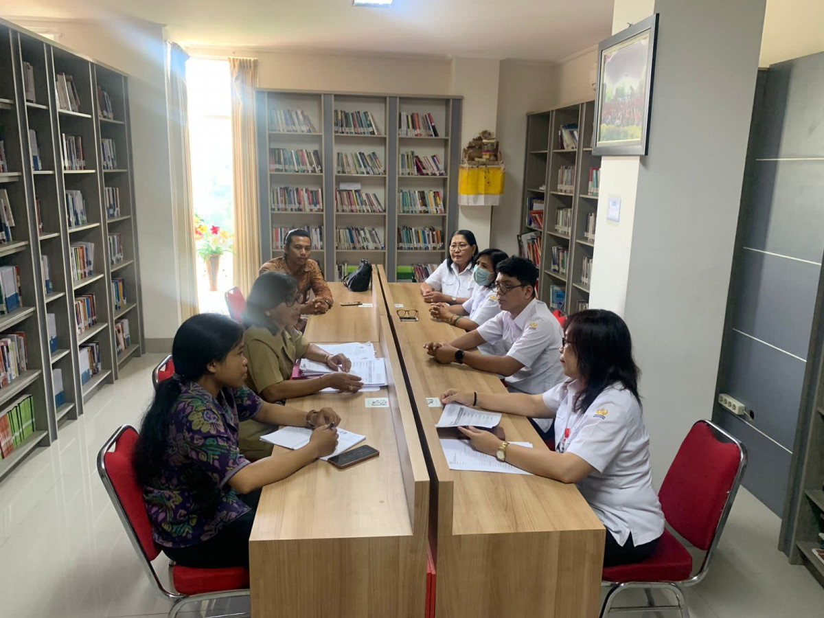 Pembinaan dan evaluasi JDIH ke Fakutas Hukum Universitas Warmadewa