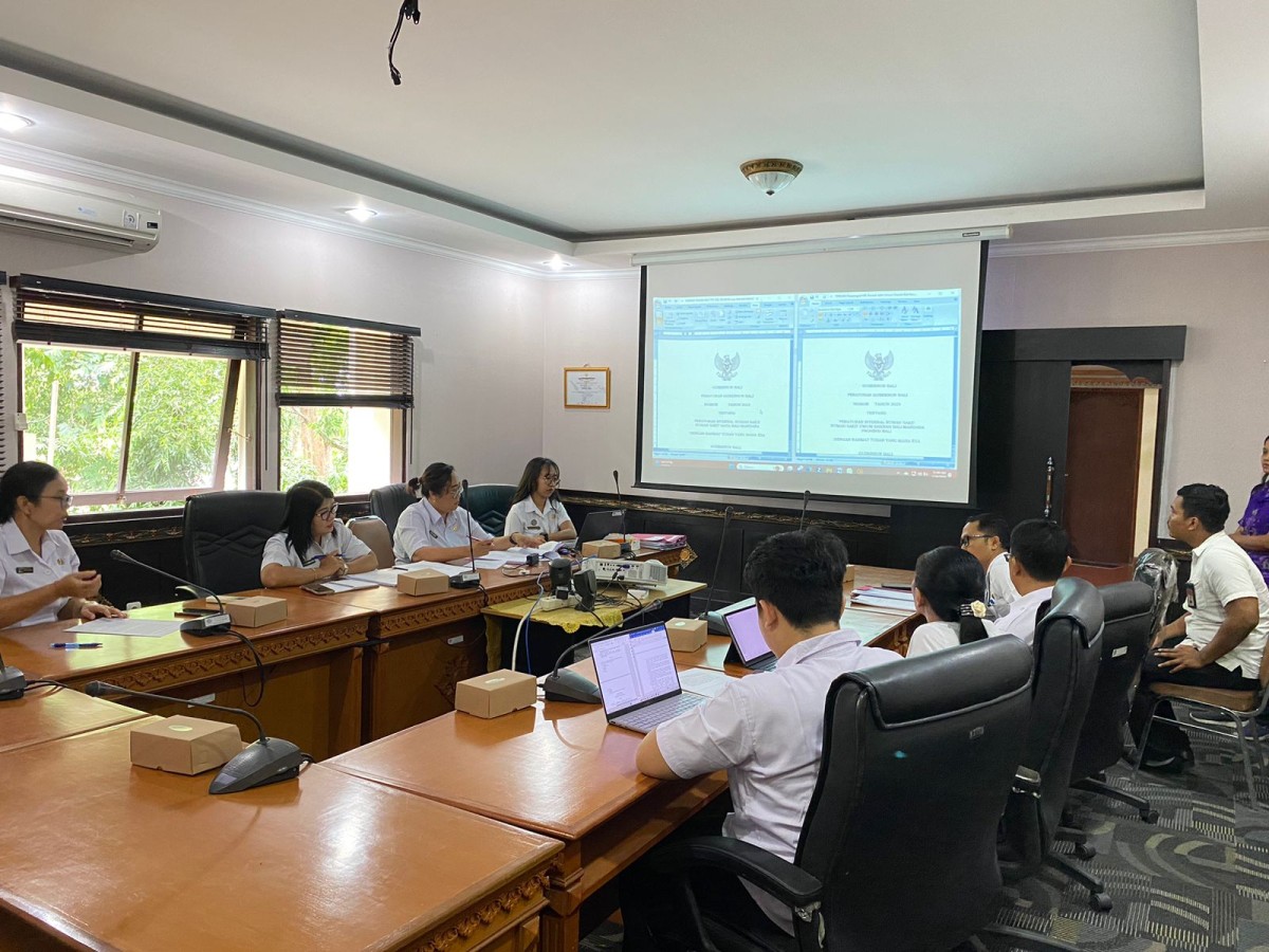 PEMBAHASAN RANCANGAN PERATURAN GUBERNUR BALI TENTANG PERATURAN INTERNAL RUMAH SAKIT