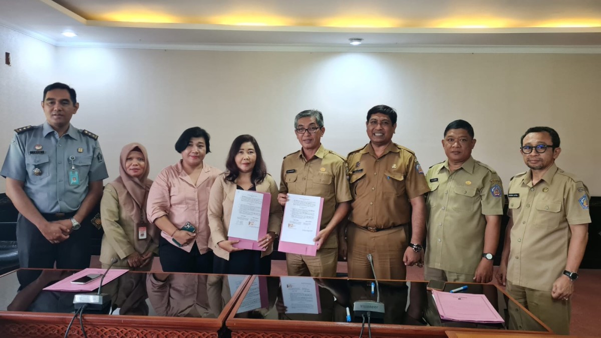PENANDATANGANAN PERJANJIAN KERJA ANTARA PEMERINTAH PROVINSI BALI DENGAN LEMBAGA BANTUAN HUKUM ASOSIASI PEREMPUAN INDONESIA UNTUK KEADILAN BALI (LBH APIK BALI) TAHUN 2024